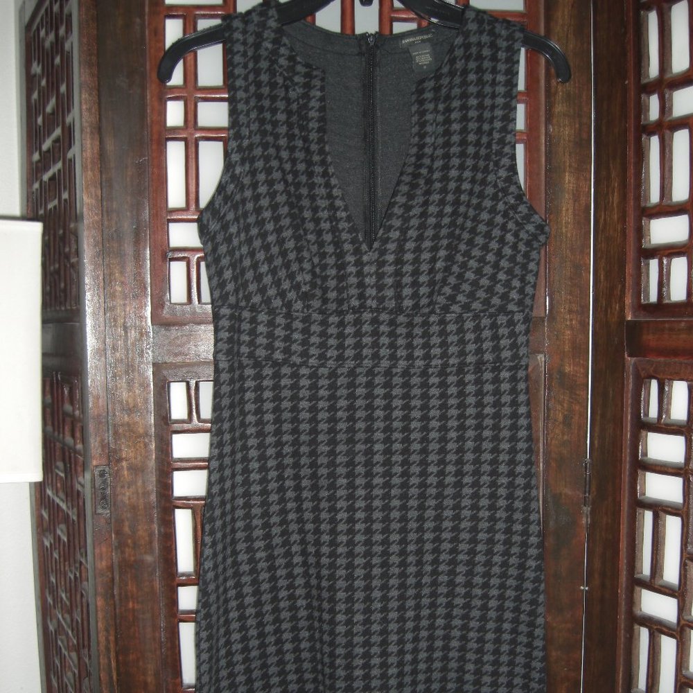 SHEATH DRESS IN HOUNDSTOOTH, BANANA REPUBLIC